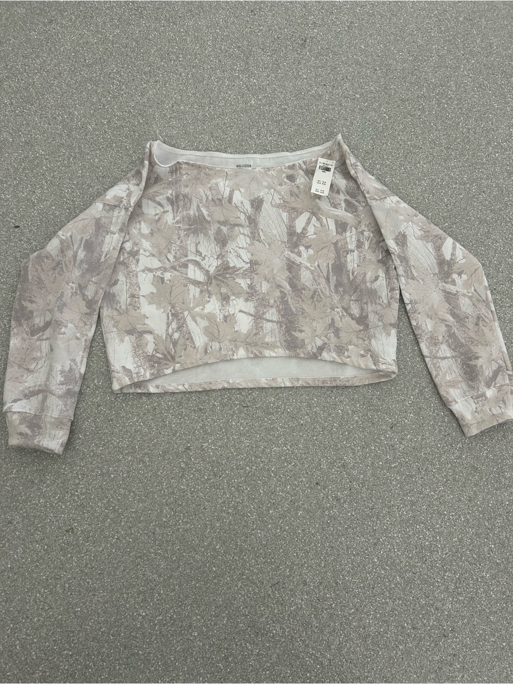 NWT Hollister Women’s Camo Cropped Off-Shoulder Fleece Long Sleeve Top Size S